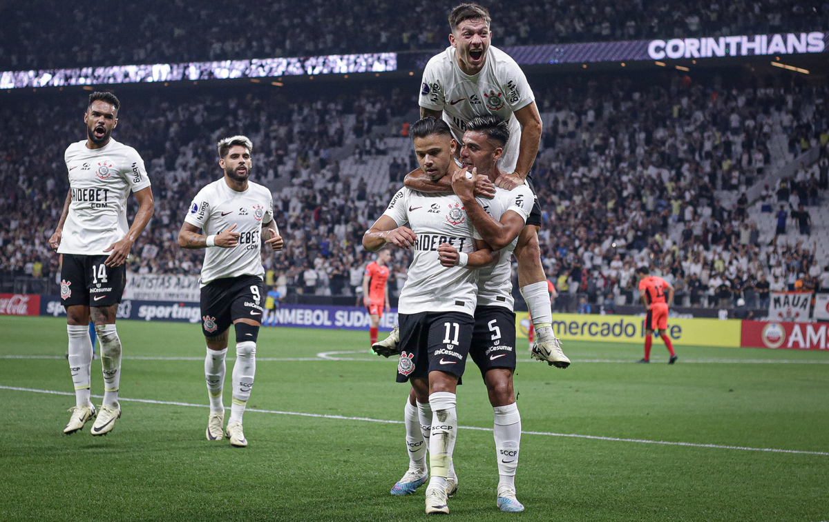 Ataque Brilha, Corinthians Goleia Nacional-PAR E Assume Liderança Na ...